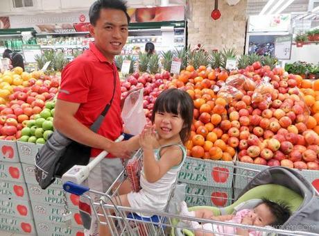 No need for trolleys and 1-dollar coins, thanks to RedMart