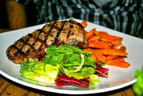 Date Night At Giraffe