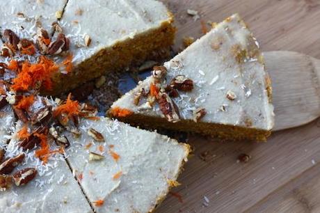 Raw Vegan Carrot Cake {with gluten free graham cracker crust}