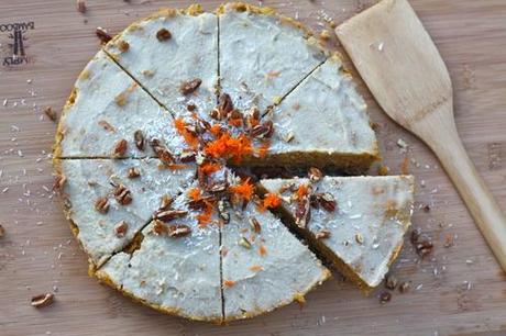 Raw Vegan Carrot Cake {with gluten free graham cracker crust}