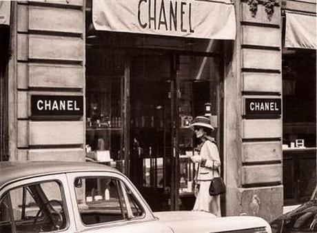 Il était une fois, Gabrielle Chanel... Once upon a time, Gabrielle Chanel...
