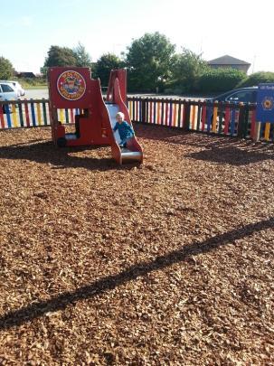 20130927_135319_resize_20130927_142731 A love of slides #countrykids