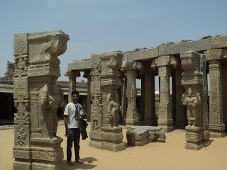 77)  Lepakshi: (16/5/2013)