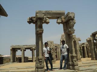 77)  Lepakshi: (16/5/2013)