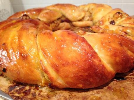 golden glazed apricot couronne crown paul hollywood recipe from great british bake off