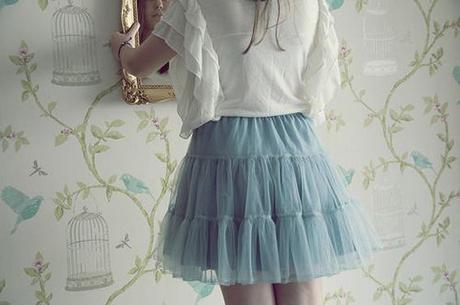 ilovegreeninsp_thoughts_blue-fashion-girl-mirror-skirt