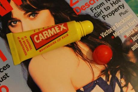 Review || Carmex Moisturising lip Balm