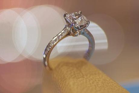 Vatché Signature Engagement Ring