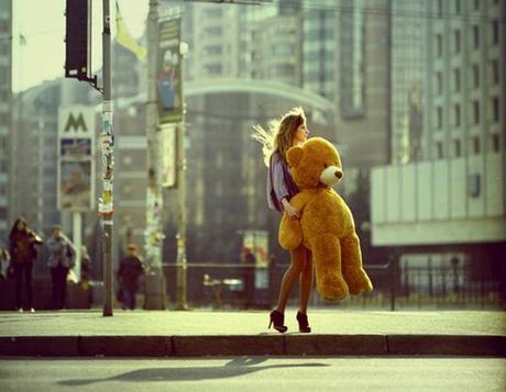 ilovegreenisnpiration_bear-big-teddy-bear-city-fashion-girl-high-heels-favim-com-48714