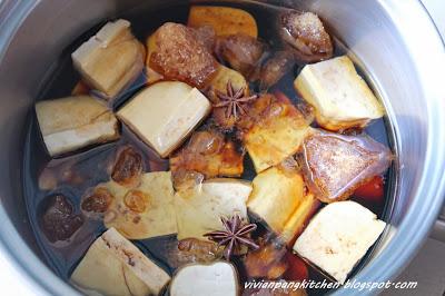 Soya Sauce Braised Firm Tofu/ Soya Sauce Braised Pork