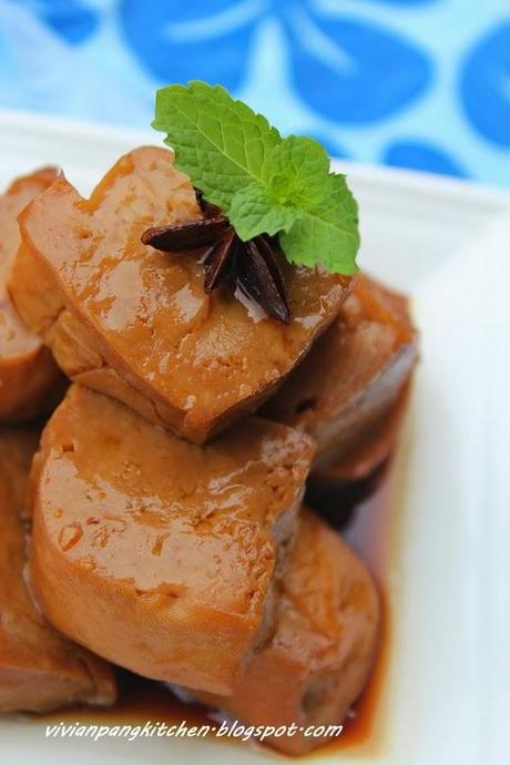 Soya Sauce Braised Firm Tofu/ Soya Sauce Braised Pork
