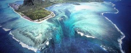 Natural Aerial Illusion of an Underwater Waterfall