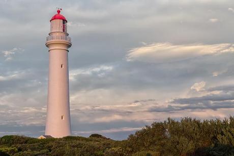 sunset over split point lighthouse