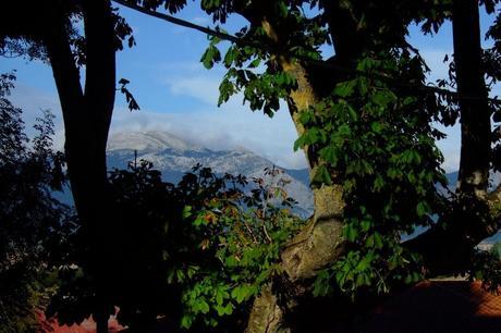 Vista desde Salvatierra hacia las sierra del Aratz.