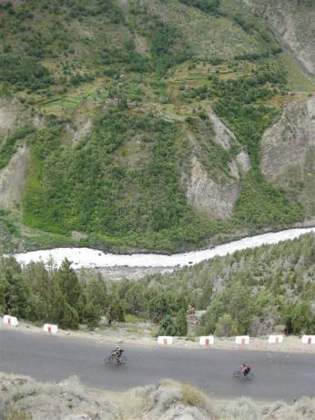 Following the Chandra river to the Baralacha-la pass.