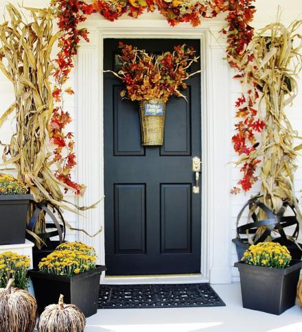 Autumn fall decoration for front door from thistlewood farm blog