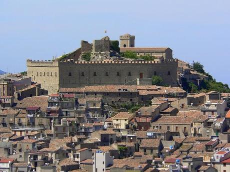 MONTALBANO ELICONA. ANCESTRAL MEGALITHS AND MEDIEVAL PARTIES