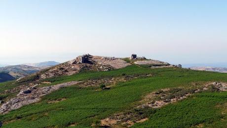 MONTALBANO ELICONA. ANCESTRAL MEGALITHS AND MEDIEVAL PARTIES