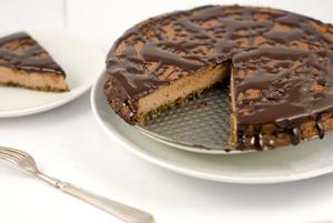 Low-carb chocolate cheesecake, sugar-free, gluten-free