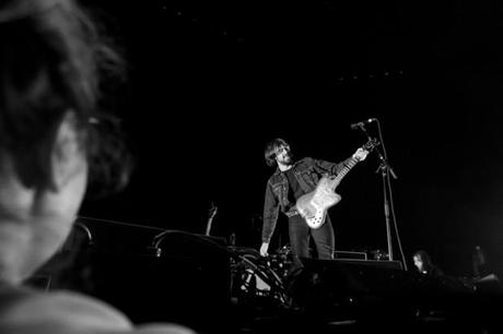 The Vaccines Barclays Center Hilda Pellerano 10.02.13 05 620x413 PHOENIX LEFT FANS ENTHRALLED AT BARCLAYS [PHOTOS]