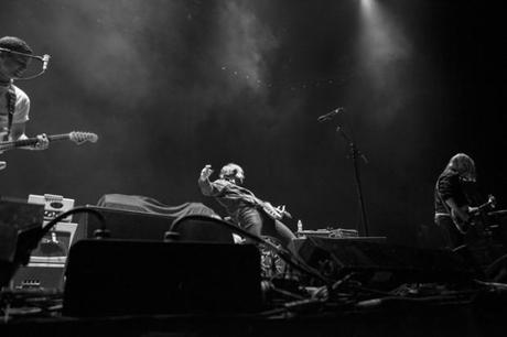 The Vaccines Barclays Center Hilda Pellerano 10.02.13 02 620x413 PHOENIX LEFT FANS ENTHRALLED AT BARCLAYS [PHOTOS]