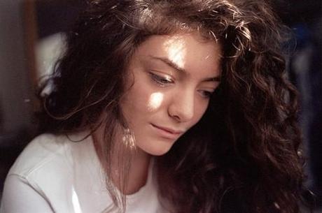 fhlawer:  dazed-kid:  vinegvr:  flowerbrain:  My favourite photo of Ella Yelich-O’Connor a.k.a Lorde  perfect  wow  gypsy blooog 