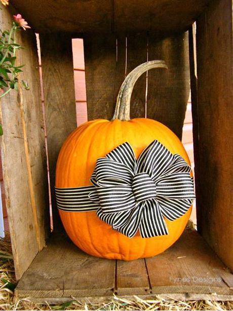 Simone Design Blog|Pumpkin Decorating: Why I Love October