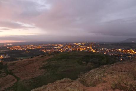 Sunrise on top of Arthurs seat