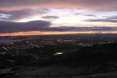 Sunrise on top of Arthurs seat