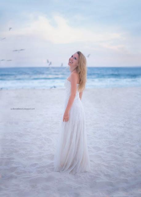 Paradise Island (La Blonde Beauty)