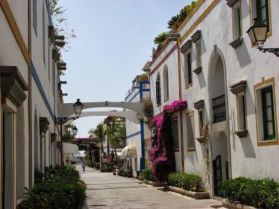 Street in Puerto de Morgan