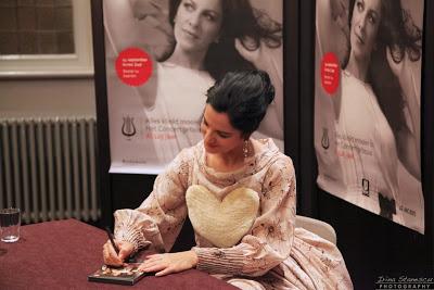 PHOTOS - Signing session in Amsterdam