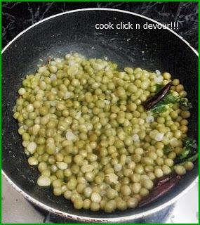 Pattani sundal(Tempered dried green peas)