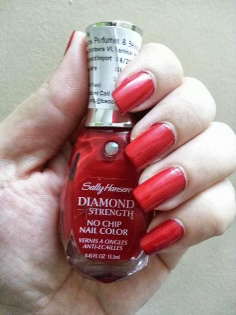 Review Sally Hansen Diamond Strength No Chip Nail Color – 360 Diamonds and Rubies, NOTD