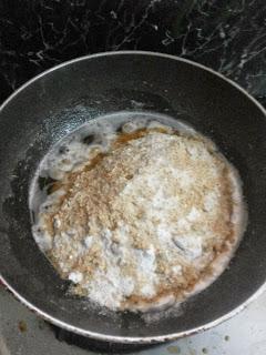 Pasiparuppu-badam paruppu urundai(Almond-green gram laddu)