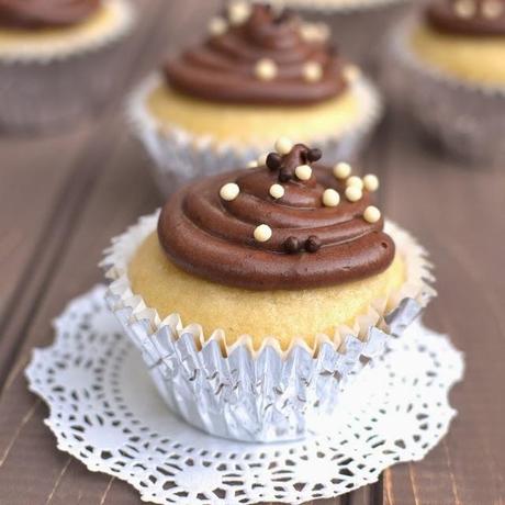 Basic Vegan Vanilla Cupcake