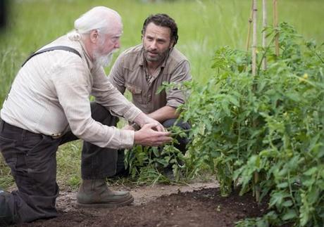 Hershel and Rick The Walking Dead Season 4 Preview