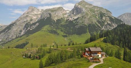 Your Guide to Hut to Hut Hikes in the Alps