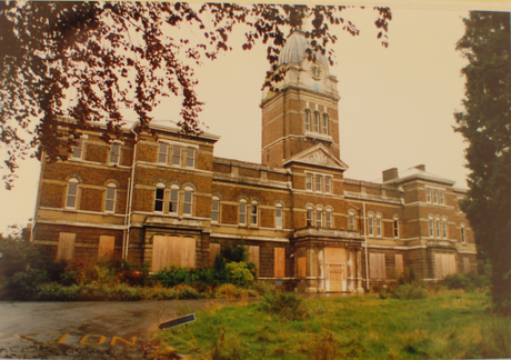 Writers on Location – Anne Goodwin on the long-stay psychiatric hospital
