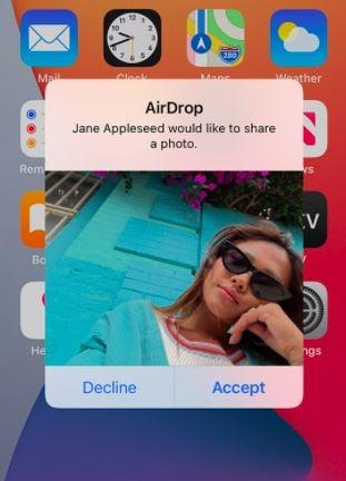 5 Ways to Transfer Photos From PC to iPhone (Quickly) 5 Ways to Transfer Photos From PC to iPhone (Quickly)