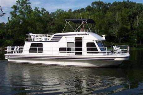 Used houseboats for sale on lakes and rivers around kentucky and tennessee. Houseboats for sale in Knoxville, Tennessee