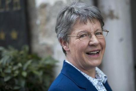 shitacademicswrite:
TIL astrophysicist Jocelyn Bell Burnell,... shitacademicswrite:
TIL astrophysicist Jocelyn Bell Burnell,...