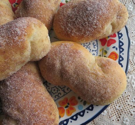 Tahitian Coconut Breakfast Rolls