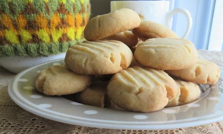 Mary Berry's 3-Ingredient Fork Cookies