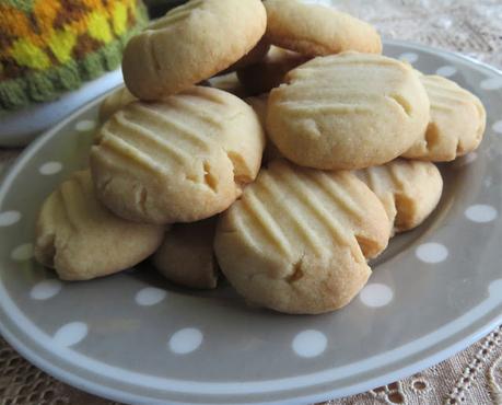 Mary Berry's 3-Ingredient Fork Cookies