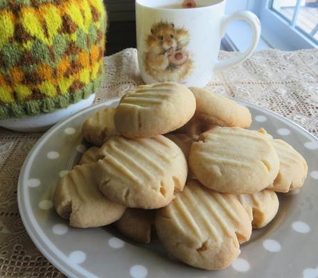 Mary Berry's 3-Ingredient Fork Cookies