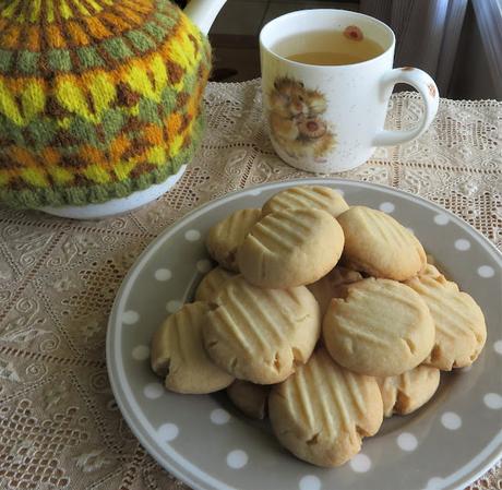 Mary Berry's 3-Ingredient Fork Cookies