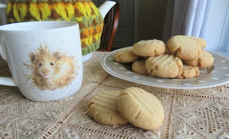 Mary Berry's 3-Ingredient Fork Cookies