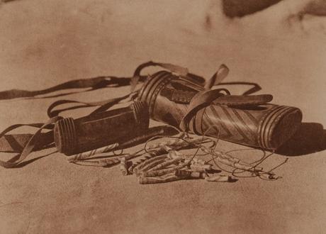Early photography: Hupa Purses and Money – Edward Sheriff Curtis