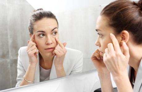 How to Prevent & Get Rid of Under-Eye Wrinkles Naturally